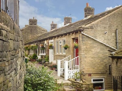 Ginnel Corner, GOLCAR