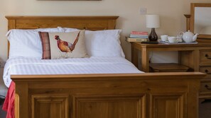 Bedroom One, Lord High Admiral at Sudeley Castle, Bolthole Retreats