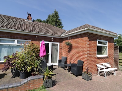 The Bungalow, DUNNINGTON