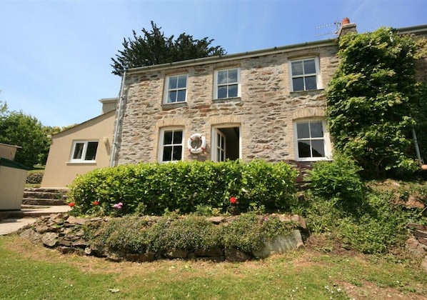 Self catering holiday cottage sleeps 4