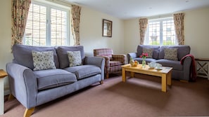 Living room, Emma Dent Cottage at Sudeley Castle, Bolthole Retreats