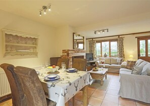 Living Area - View 2 
