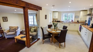 Kitchen-Living area, Anne Boleyn Cottage at Sudeley Castle, Bolthole Retreats