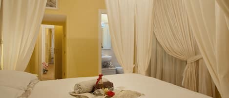 AMAZING FLORENCE APARTMENT
Bedroom With Double Bed And En Suite Bathroom