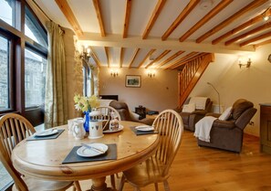 dining area with extendable table