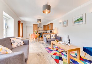 Lounge / Kitchen / Diner