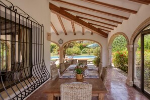 Outdoor dining area