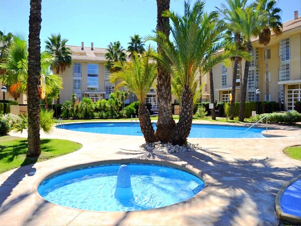 Swimming pool