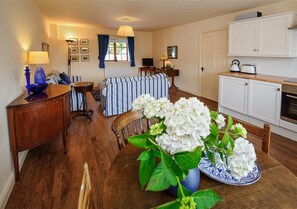 YBETWS - Open Plan Living Area