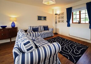 YBETWS - Lounge Area View 2