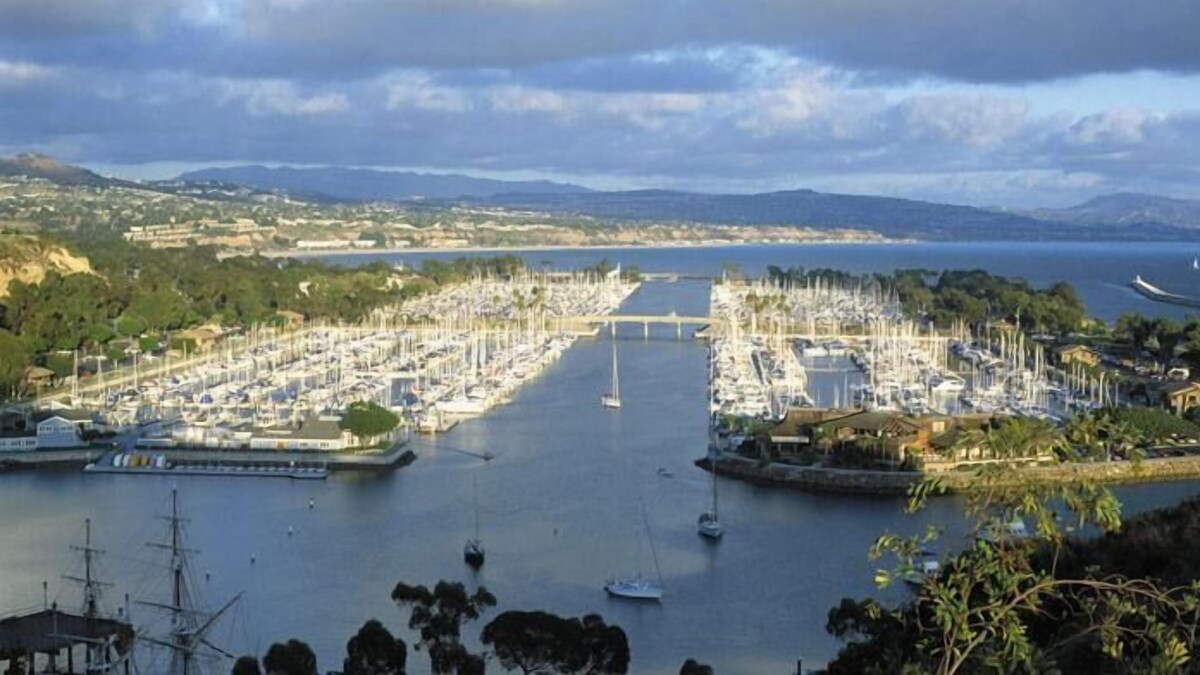 Family-Friendly Condo Near Beach w/ Resort Pools & WiFi Available