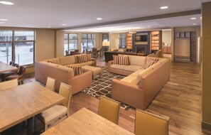 67969805-H1-Beaver_Creek_owners_lounge-min