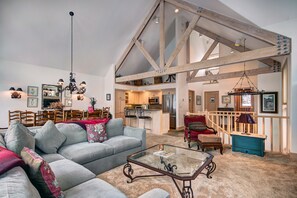 Home Decor, Furniture, Indoors, Living Room, Table
