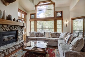 Furniture, Living Room, Indoors, Room, Table