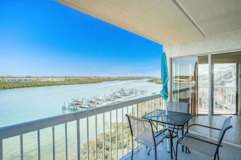 FREE PERKS INCLUDED!! Water View 405 - INTRACOASTAL VIEW Condo!