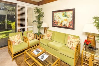 Ground Floor Suite w/Modern Kitchen – Kiahuna 2421