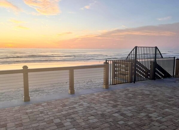 Oceanview from Sundeck - View of beach and ocean from sundeck