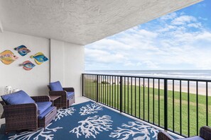 Huge balcony with stunning ocean views