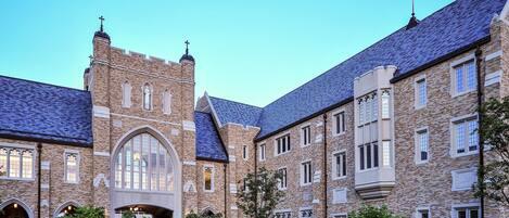 VCS_EXT_NOTREDAME_CAMPUS_3255_2014