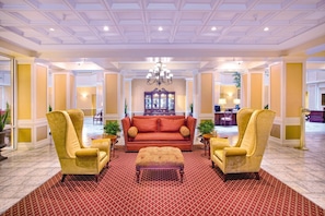 74616146-H1-Old_Town_Lobby2-min