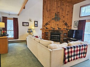 Living area - No fireplace use allowed though