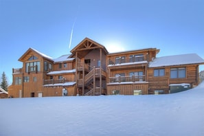 Mount Victoria Exterior