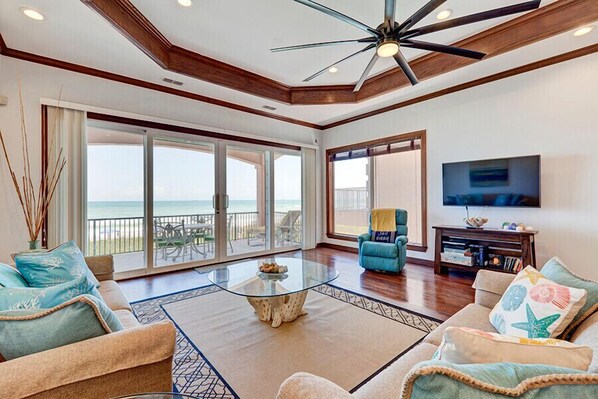 The beachy vibes in our living-room-with-a-view will transport you! Book soon!