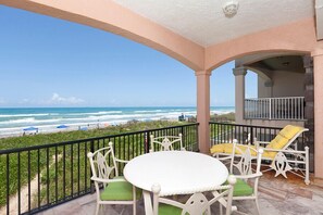 Imagine sitting here with a book and a cup of tea, the sea breeze tickling your skin while the sun warms your face. This view is reason enough to book a stay at South Padre Island. What are you waiting for?