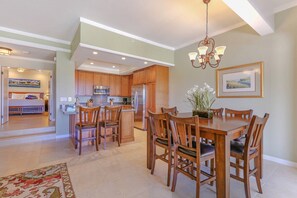 Dine in style! Spacious kitchen with stunning views and warm vibes all around KGV-24P7