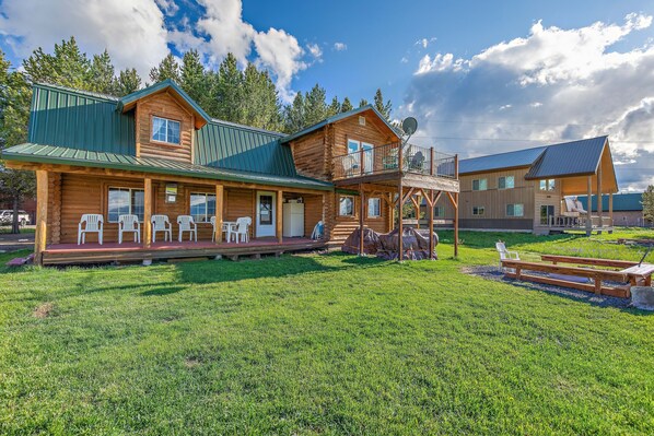 Grand View Retreat ~ new balcony railing! ~ private balcony off master bedroom on upper level