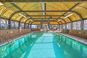 82155138-H1-RI_Onshore_indoorpool4-min