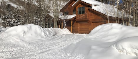 Frisco Cedar Cabin