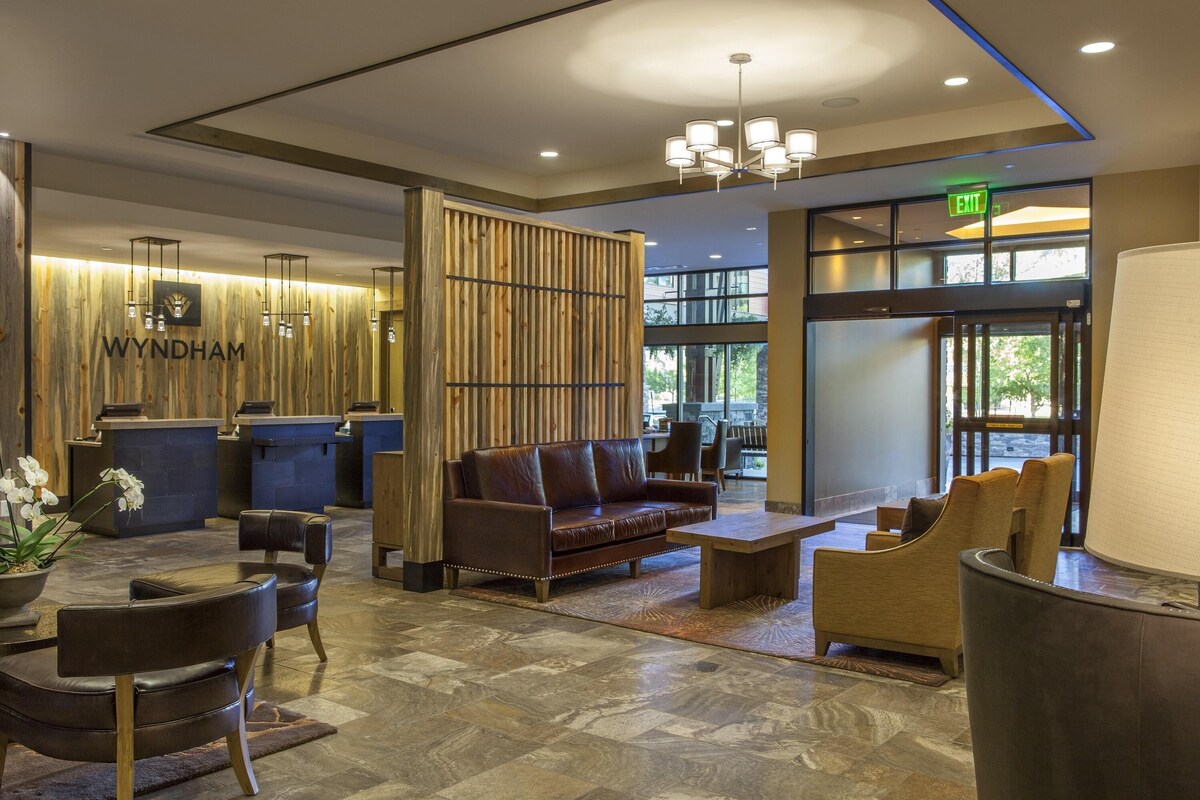 Beaver Creek, CO: 2 Bedroom Presidential w/Ski Storage & Lockers, Hot Tub & More