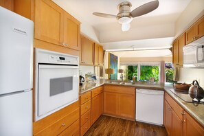 Fully Equipped Kitchen - Manualoha 502