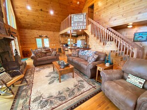Sunset Ridge at Leatherwood Mountains Living room