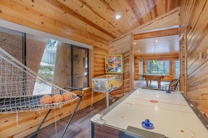 Spielezimmer