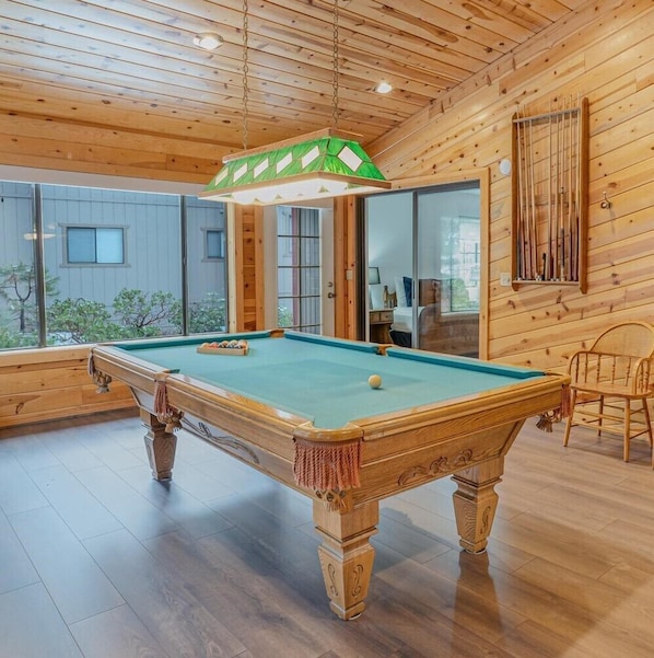 Spielezimmer