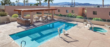 Havasu Dunes Resort Pool Area_0