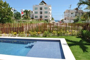 Ocean view - Yep, that's the Caribbean just blocks away.