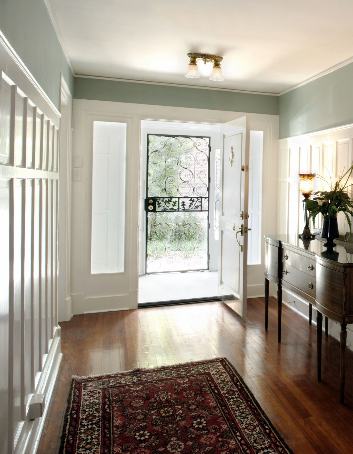 SPRING SPECIALS! On Monterey Square, this is Savannah’s Premier Address!