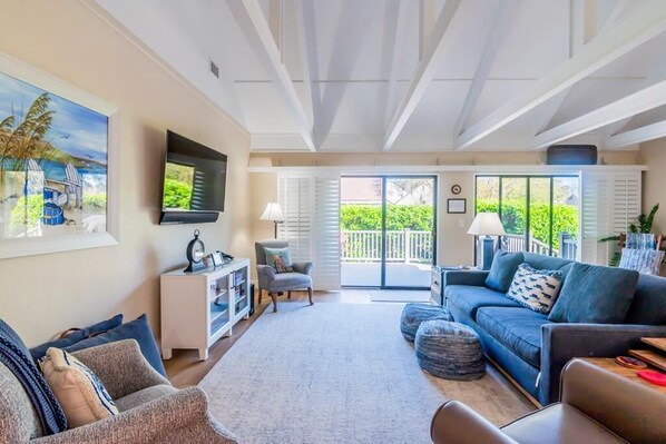 688 Queens Grant - Updated 2 Bedroom Home