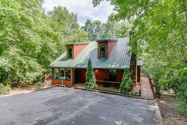 All Wood Log Siding Cabin Look w/ Wrap Around Deck