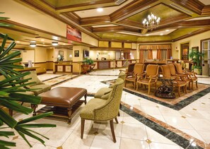 76799628-H1-Grand_DesertVegas_reception_3-min
