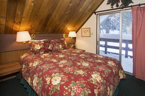 Master Bedroom with Queen bed