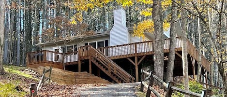 Exterior & Driveway New River Haven