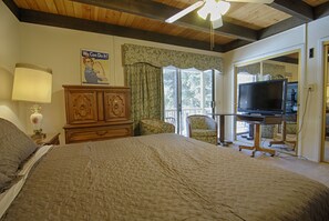 Master Bedroom has Flat Screen TV and Private Balcony (No cable service)