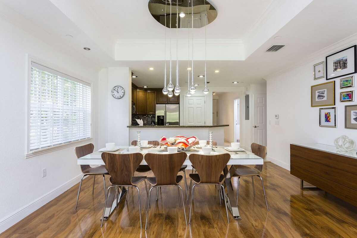 Whisper Way’s Finest | Private Porch | Near Disney | Reunion Membership