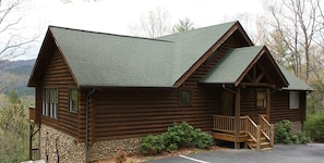 Black Bear Lodge at Leatherwood Mountains