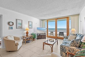 Smyrna Beach Club 607A living room