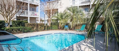 Comfort Zone Close to Oceanfront with Pool